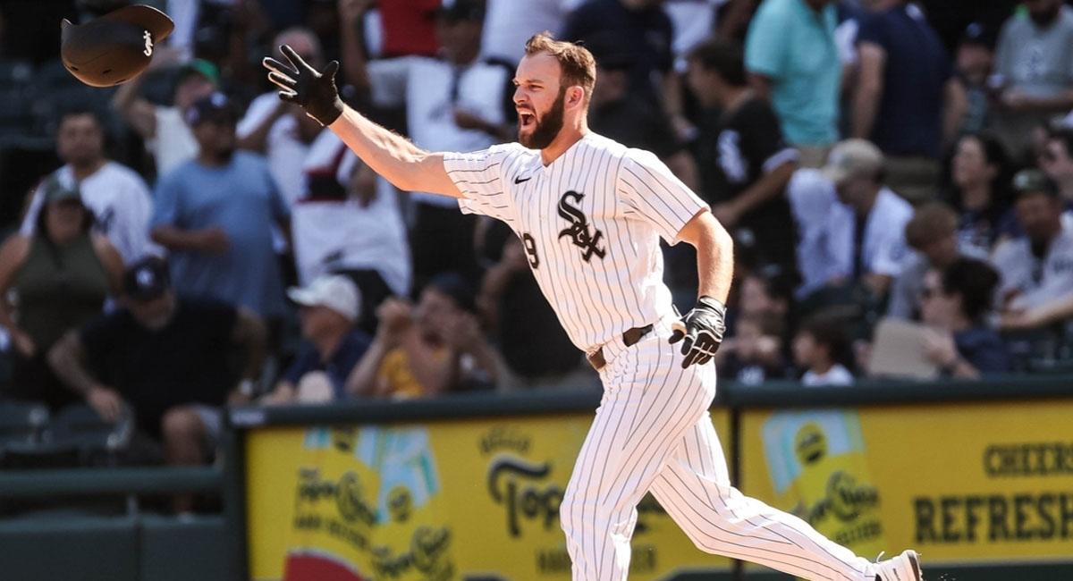 Tristan Peters después de recibir pasaporte gratis con las bases llenas