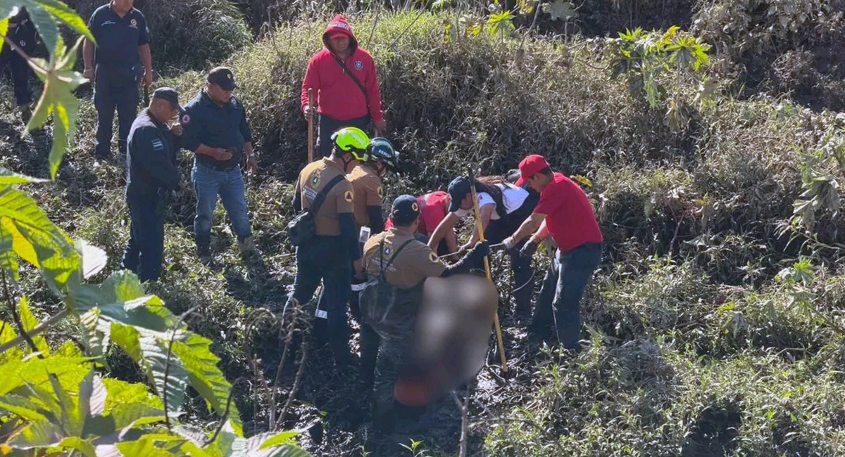 Hallan cuerpo de mando policial ahogado en río en Puebla; su patrulla fue arrastrada tras lluvias