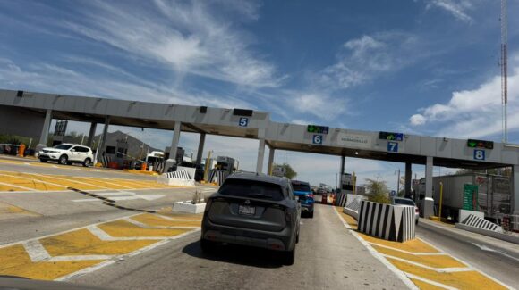 Poco flujo de viajeros se reporta en la caseta de cobro a Nogales