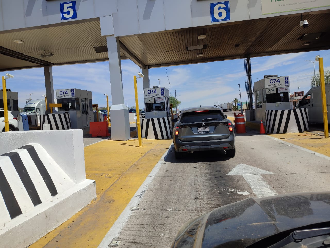 Poco flujo de viajeros se reporta en la caseta de cobro a Nogales