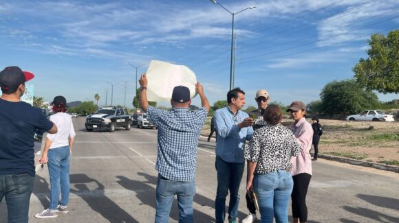 Residentes de Privada del Mirador bloquean el bulevar Progreso por la falta del servicio de agua