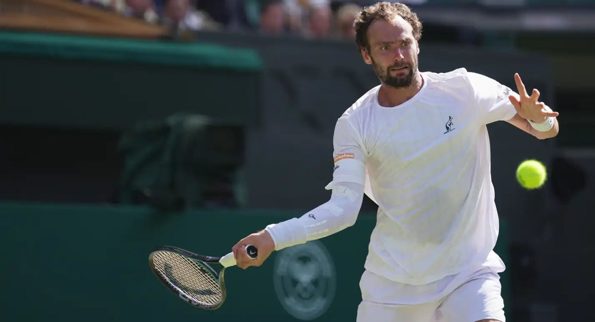 Safiullin logró ganarle un set a Djokovic