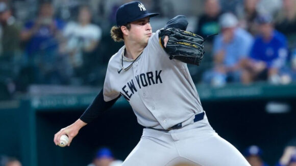 Joya de Schlittler y par de jonrones de Caballero guían victoria de Yankees sobre los Rays