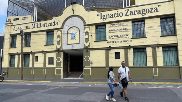 SEP ordena cierre de academia militarizada en Puebla por modelo no autorizado