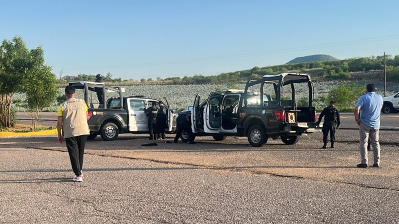 Se enfrentan a balazos autoridades y sicarios en Culiacán; hay 16 autos afectados por ponchallantas