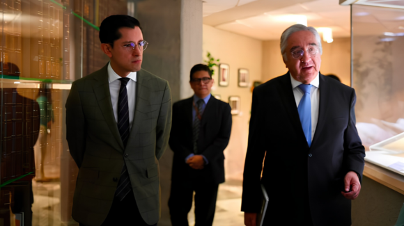 SRE supervisa la preservación de los documentos históricos de la diplomacia mexicana