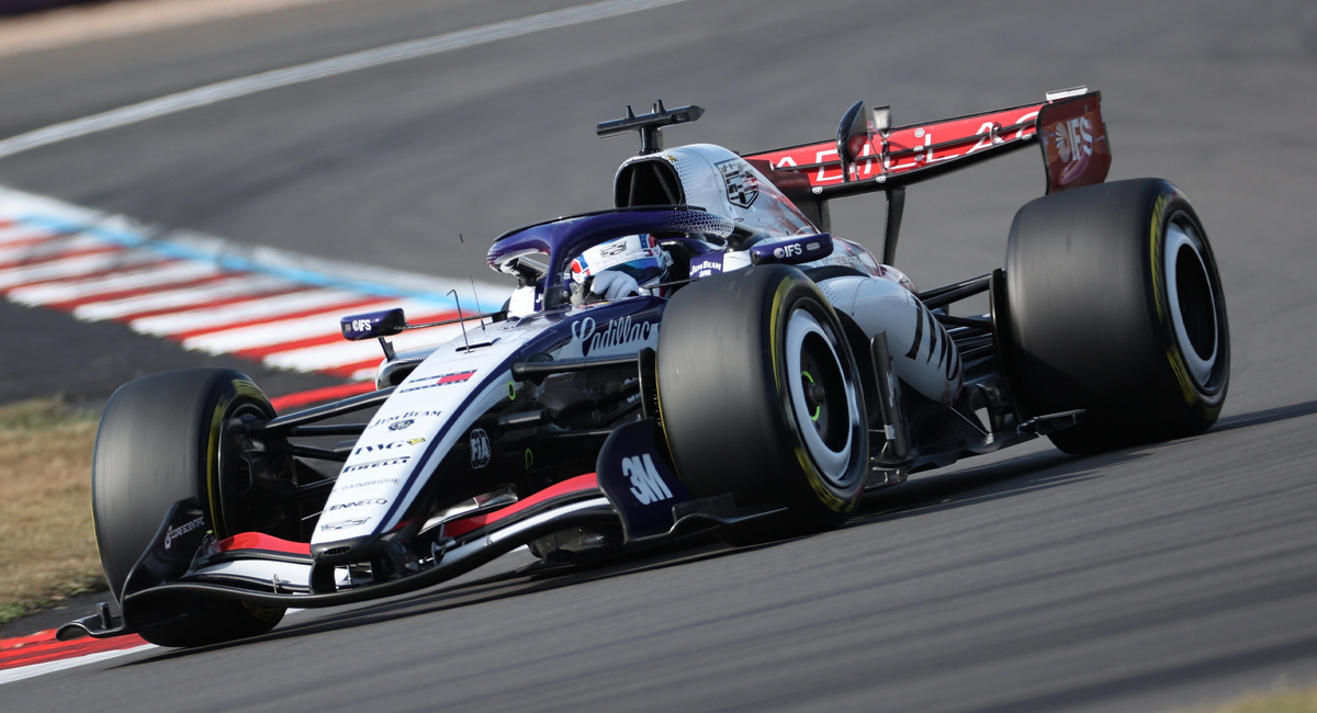 Sergio Pérez tuvo una jornada para el olvido al finalizar último y caer en la Q1 de Silverstone con Cadillac