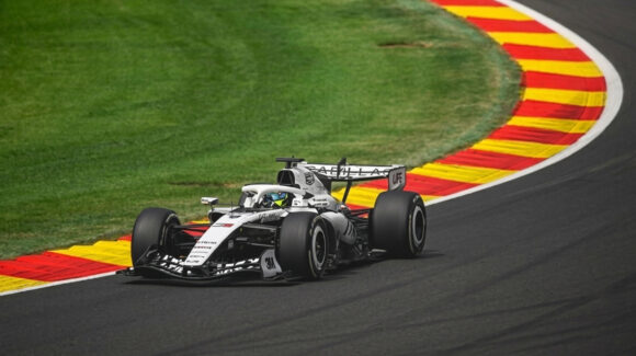 Pesadilla para ‘Checo’ Pérez; una falla mecánica deja fuera al mexicano en el GP de Bélgica