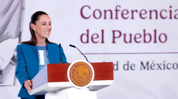 Sheinbaum denuncia campaña de desprestigio contra su gobierno y arremete contra TV Azteca