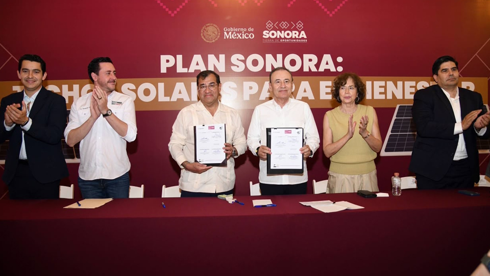 Sonora arranca instalación de paneles solares en hogares con apoyo del gobierno