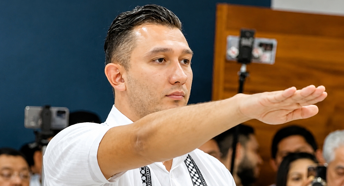 Detienen a Vicente Francisco Aldape, tesorero de Tulum en Aeropuerto de Cancún; este es el motivo
