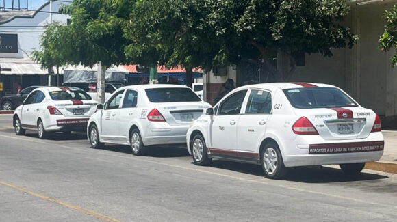 Taxis cubren vacío de servicio que dejó transporte urbano en Empalme