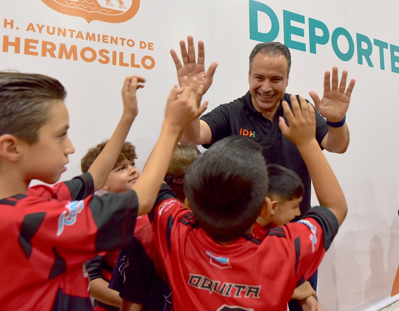 Toño Astiazarán impulsa a más de 3 mil atletas con apoyos deportivos en Hermosillo