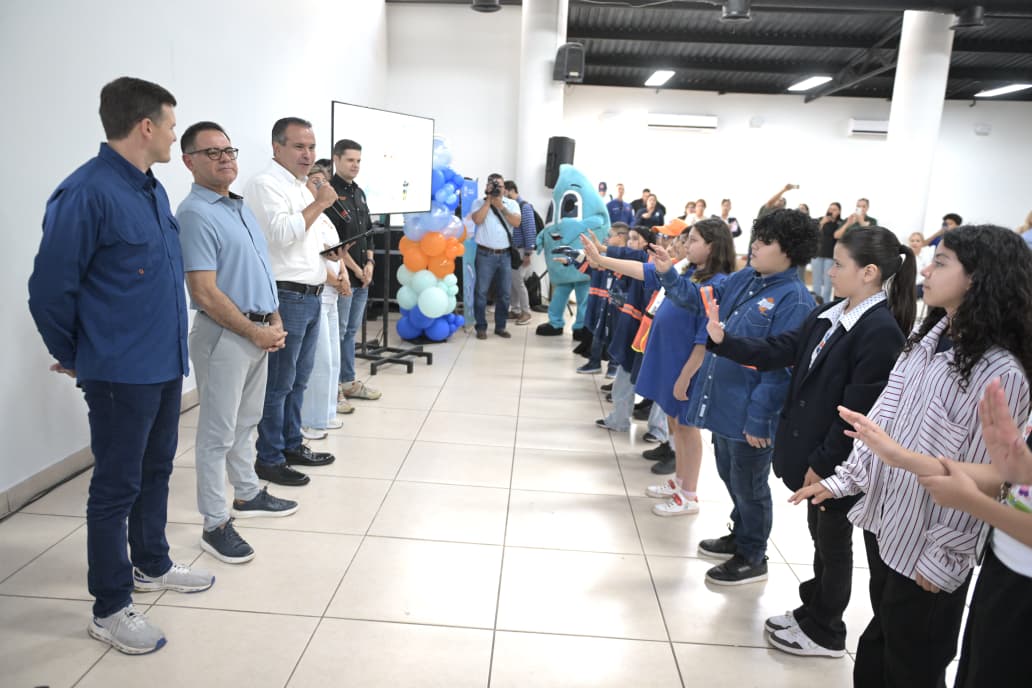 Toño Astiazarán toma protesta a Guardianes de Agua