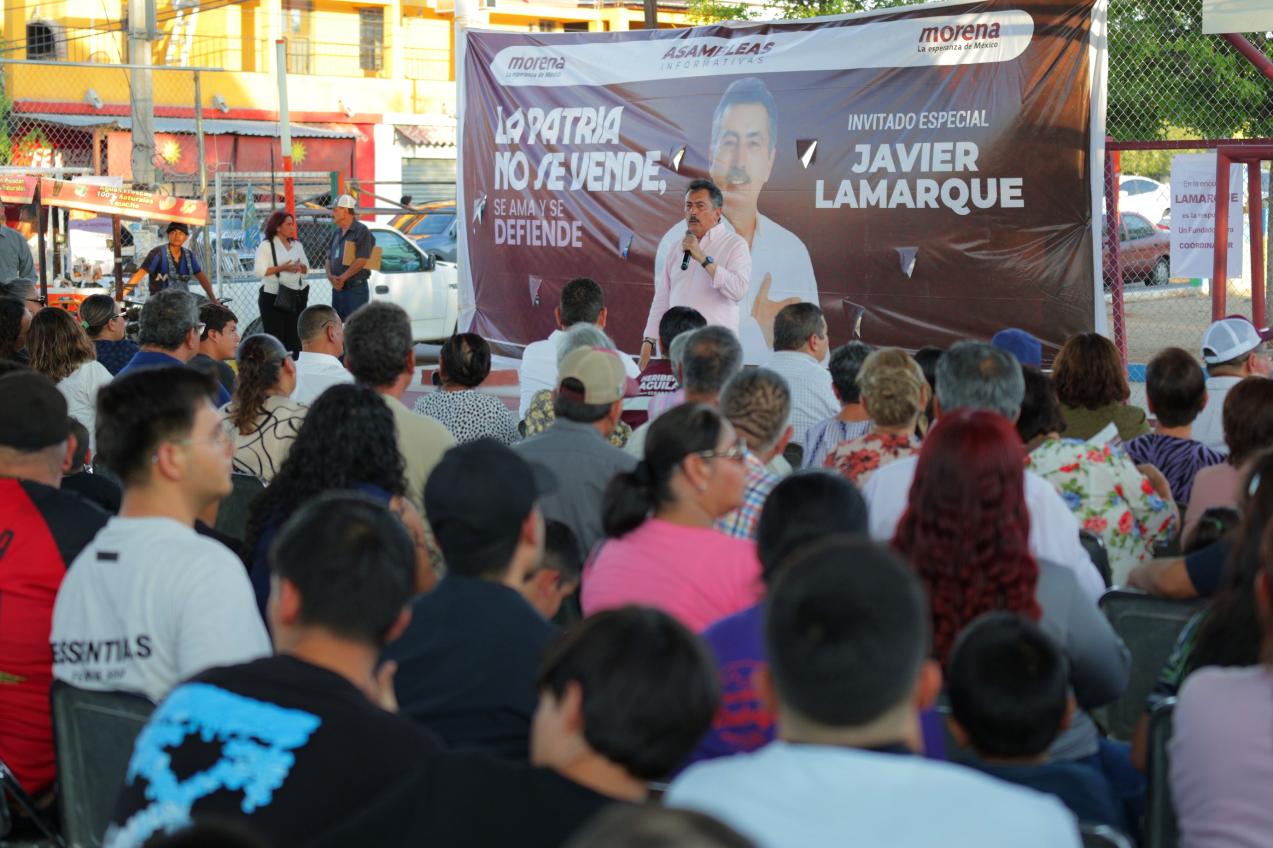 Vecinos de Nuevo Hermosillo comparten inquietudes con Javier Lamarque en asamblea