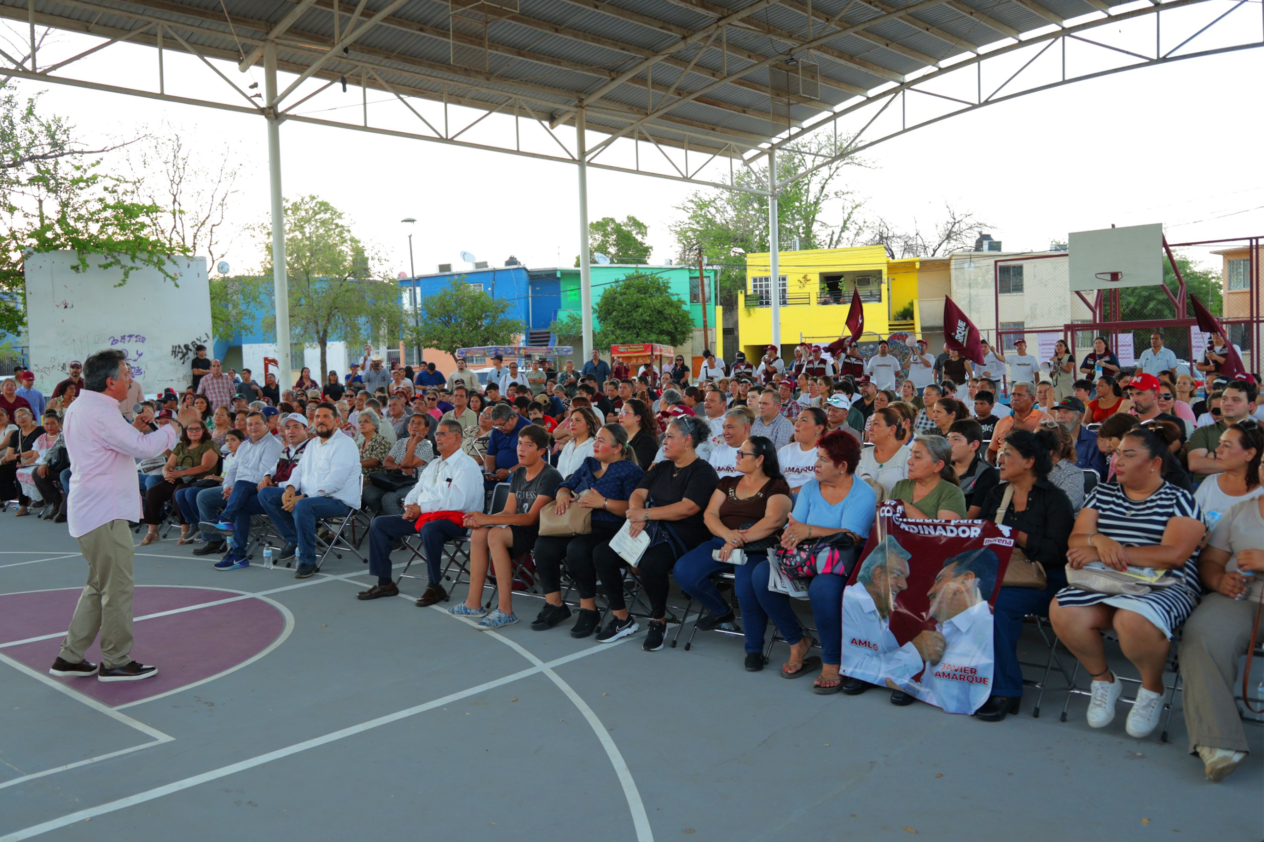 Vecinos de Nuevo Hermosillo comparten inquietudes con Javier Lamarque en asamblea