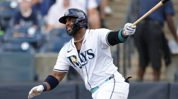 Yandy Díaz despierta de su letargo ofensivo y los Rays pintan de blanco a los Rangers