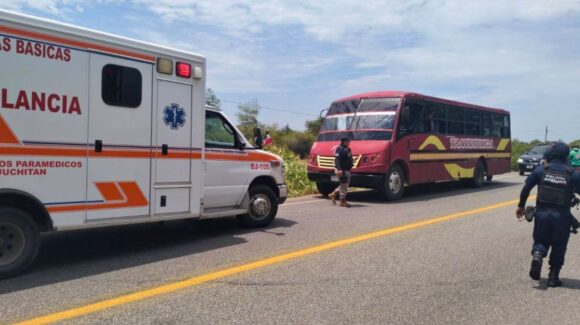¿Qué pasó en Oaxaca HOY? Ataque armado contra autobús deja un muerto y un chofer herido de bala