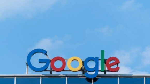 Unión Europea multa a Google con 890 millones de euros: Estas son las razones