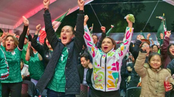“Jugaron con el corazón”: Sheinbaum celebra victoria de México sobre Ecuador y pase a octavos de final