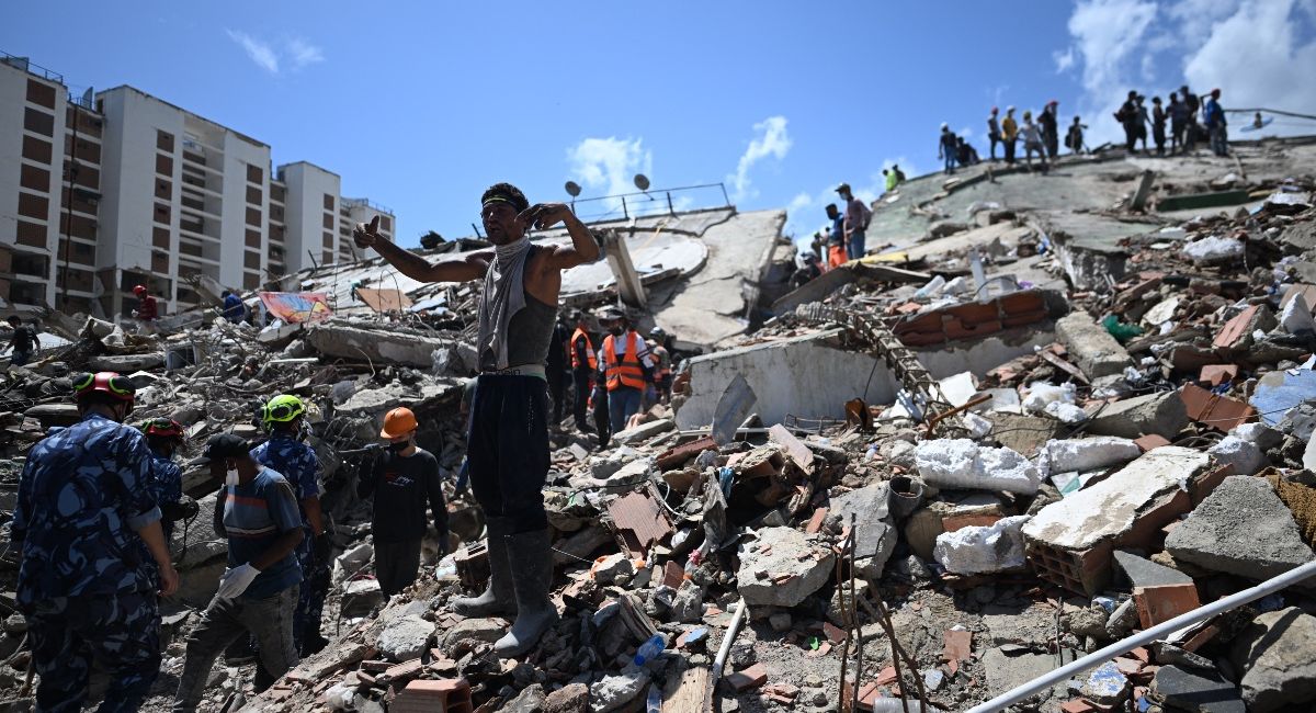 Suman 2 mil 595 muertos por los terremotos en Venezuela