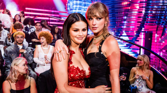 ¿Es hoy, es hoy?: Taylor Swift se casará con Travis Kelce en NY y Selena Gomez lo probaría con VIDEO