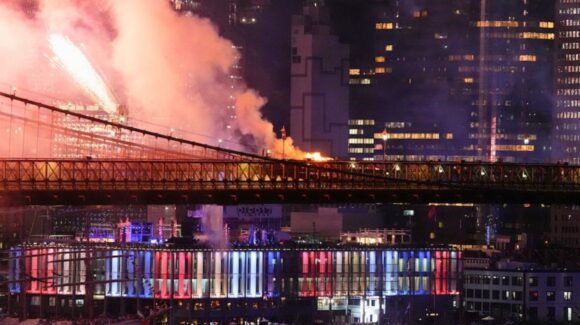 ¿Qué pasó en el Puente de Brooklyn, Nueva York, este 4 de julio de 2026? Aquí la información del INCENDIO