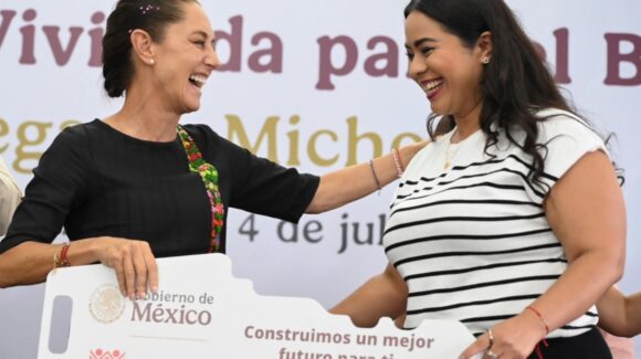Sheinbaum entrega primeras casas de Vivienda para el Bienestar en Morelia y critica al Infonavit