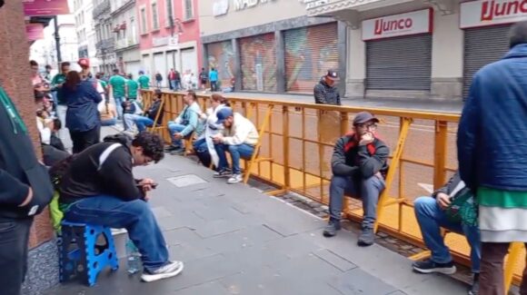 México vs Inglaterra: Aficionados del Tri buscan lugar en el FIFA Fan Fest del Zócalo desde la madrugada