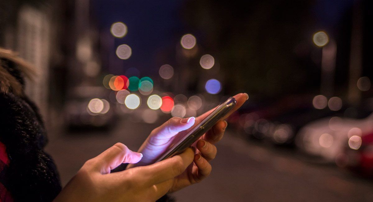 ¿Desaparecerán los teléfonos celulares? Esto opina los directivos de Meta y SpaceX