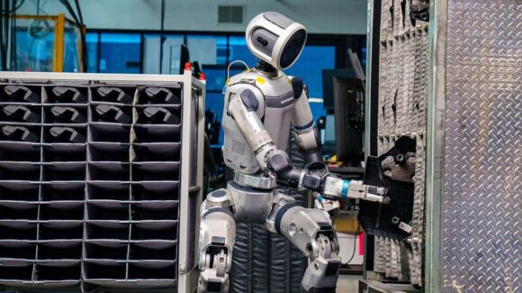 ‘Atlas’, el robot humanoide que puede cambiar su batería de manera autónoma