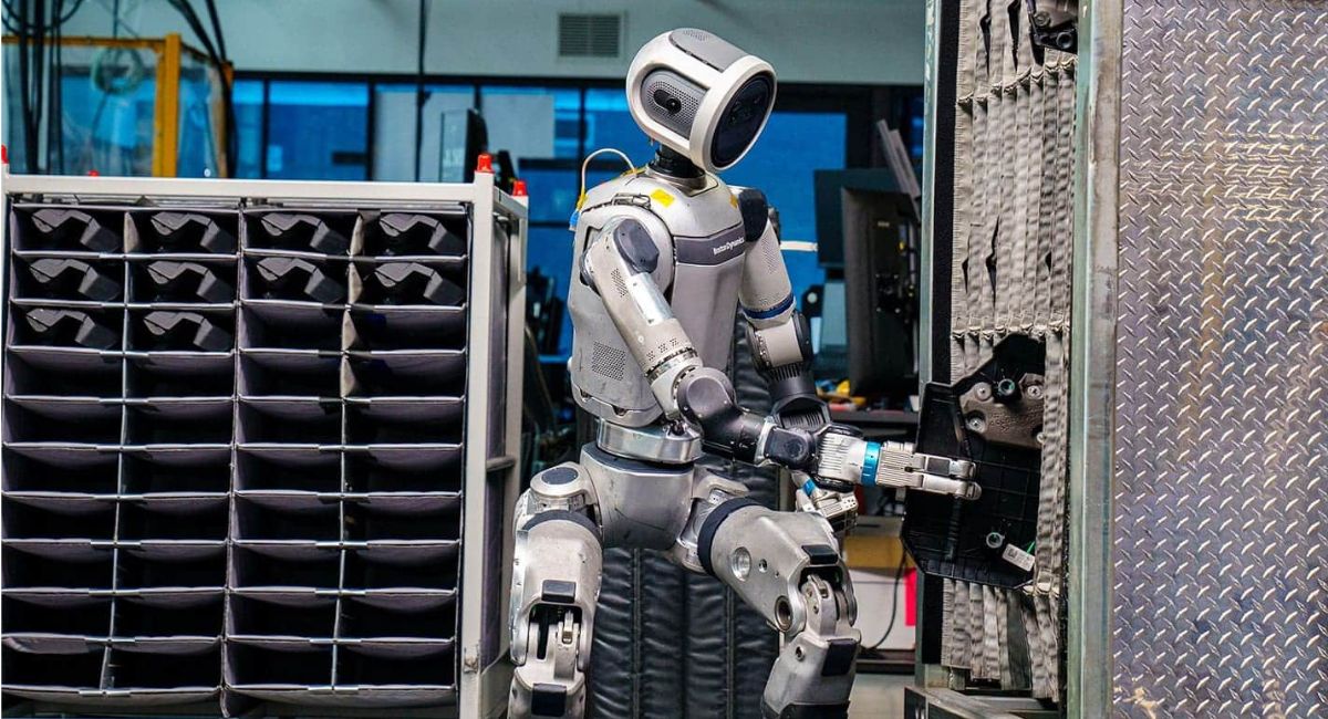 ‘Atlas’, el robot humanoide que puede cambiar su batería de manera autónoma