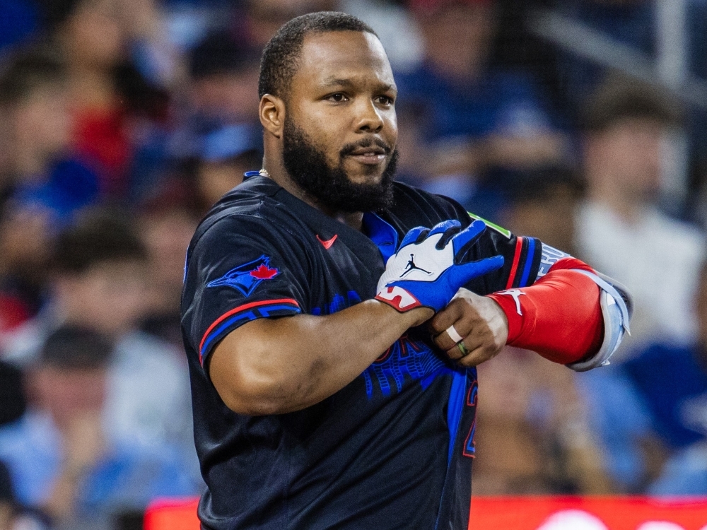 Guerrero Jr. es evaluado por posible conmoción cerebral tras golpe en juego de los Blue Jays