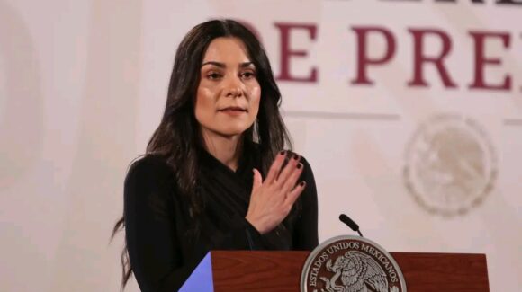 Liz Vilchis, exfuncionaria de Andrés Manuel López Obrador, reconoce tuits vulgares y afirma ser otra persona ahora