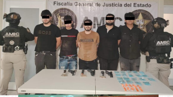 AMIC detiene a cinco hombres con armas y droga en Casa Bonita Residencial de Hermosillo