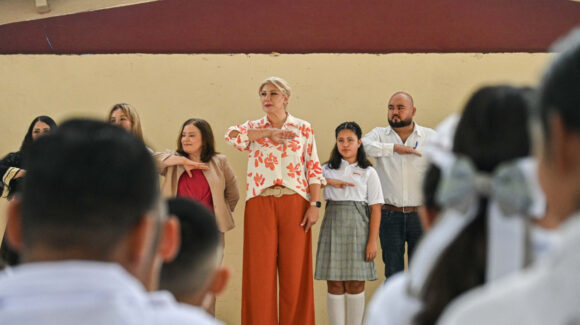 Alcaldesa de Cajeme reconoce esfuerzo cotidiano de docentes en aulas de clases
