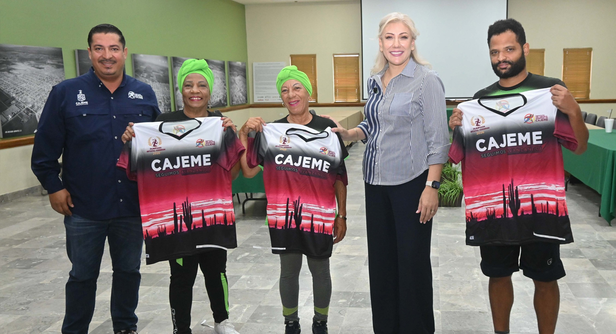 Alcaldesa entrega uniforme
