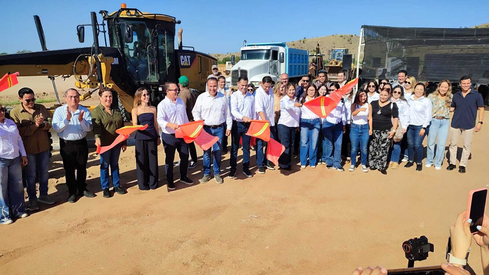 Apoya Antonio Astiazarán en Hermosillo construcción de casas sustentables en La Campiña