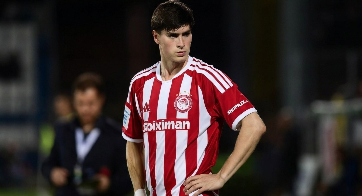Armando González hiso su debut en el futbol de Europa tras sumar sus primeros minutos con el Olympiacos de Grecia