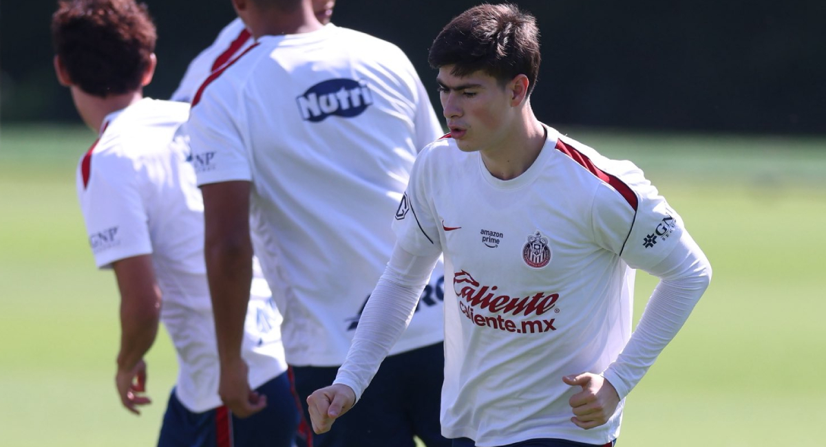 Armando González tuvo su último entrenamiento con Chivas, donde se despidió de sus compañeros antes de firmar con el Olympiacos