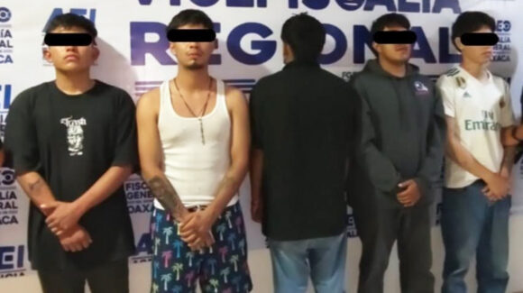 Arrestan a cinco secuestradores y rescatan a hombre torturado en estudio de tatuajes en Oaxaca