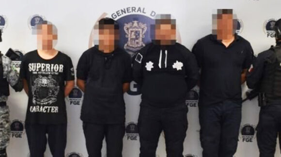 Arrestan a mando policial y a tres agentes en Michoacán; los acusan de desaparición de personas