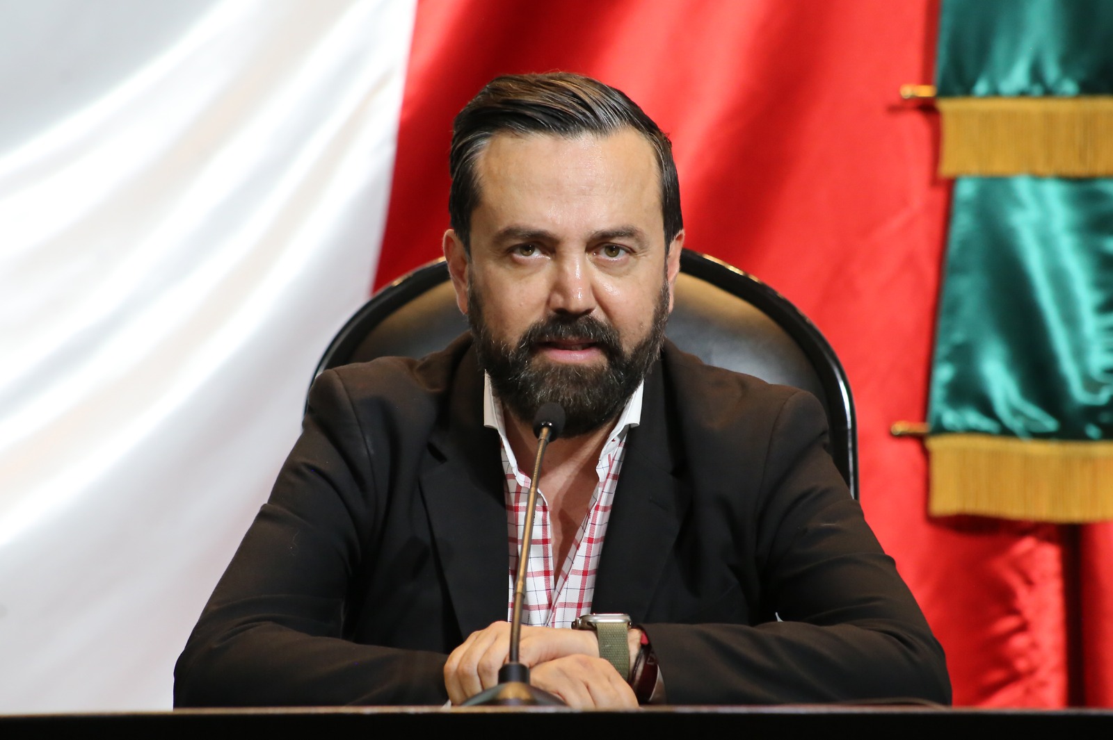 Arturo Ávila alista demanda contra priista por presunto daño moral tras altercado