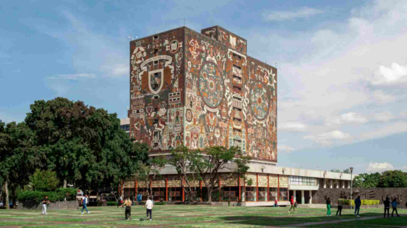 Aspirantes de la UNAM exigen conservar lugares tras examen de admisión
