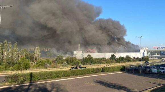 Ataque de drones rusos contra centro comercial en Ucrania deja al menos 14 muertos y 121 heridos