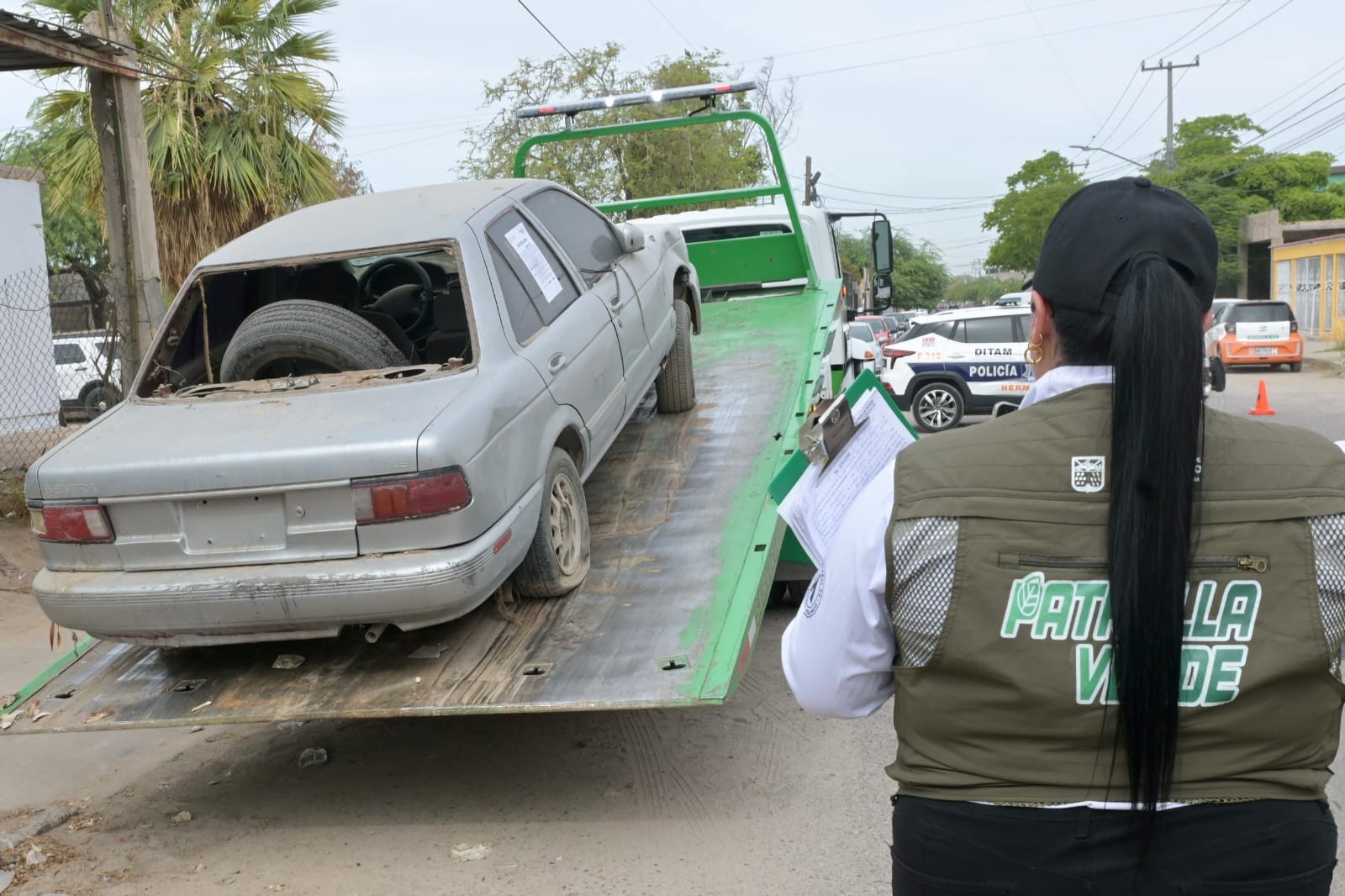 Ayuntamiento de Hermosillo retira 195 automóviles en abandono de la vía pública