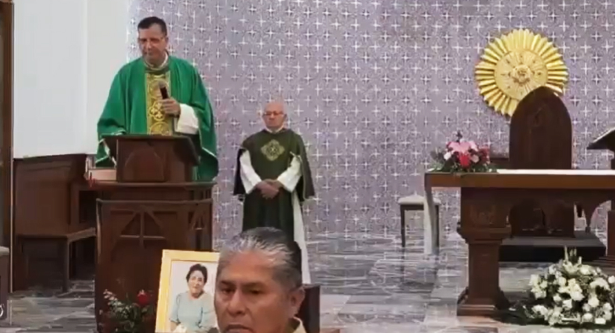 VIDEO: Balacera en Los Mochis interrumpe misa en iglesia y obliga a feligreses a resguardarse