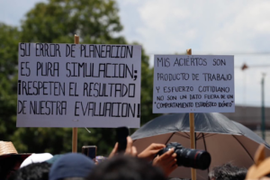 Bloquean Insurgentes por examen de la UNAM; aspirantes exigen respetar resultados de admisión