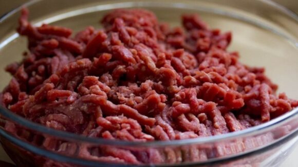 Trump suspende temporalmente aranceles a la carne molida y permitirá importar 300 mil toneladas