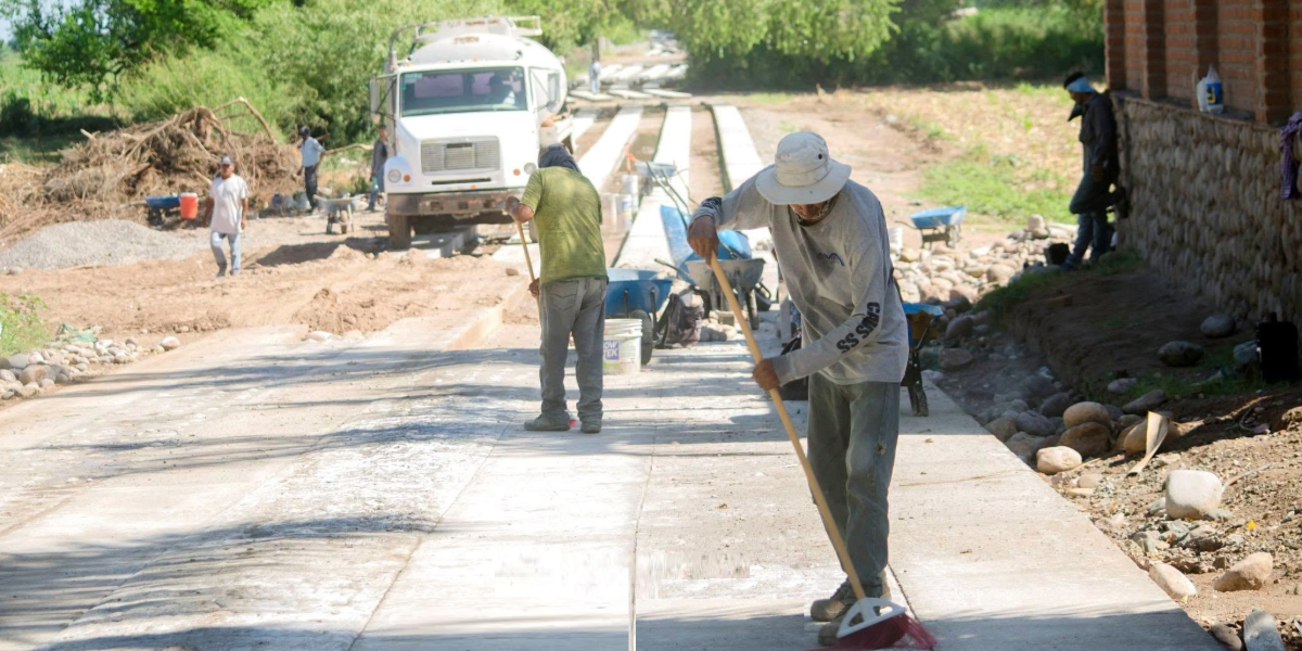 Camino artesanal en San Ignacio Cohuirimpo lleva un 70% de avance